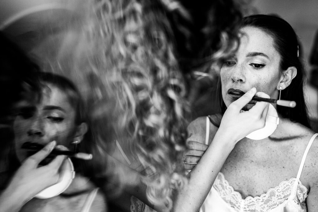 Destination wedding Puglia bride getting ready matteo lomonte