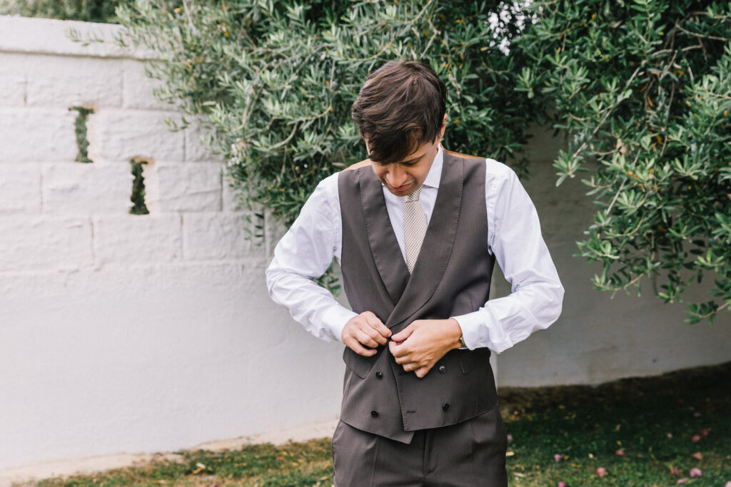 Destination wedding Puglia groom portrait matteo lomonte